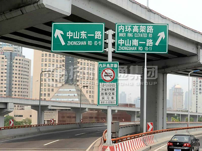 BZG-013，交通標(biāo)志桿，T型三懸臂交通標(biāo)志桿