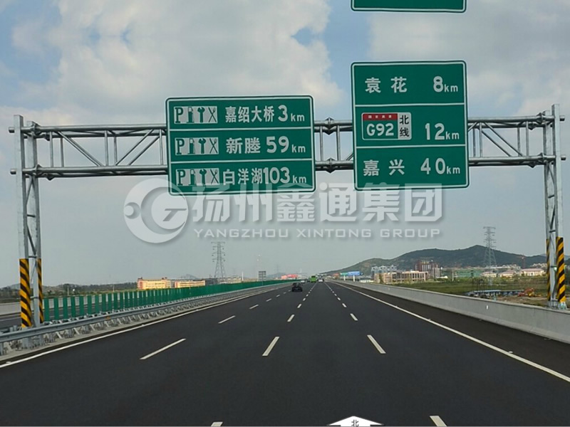 LMJ-029，桁架式標志牌龍門架